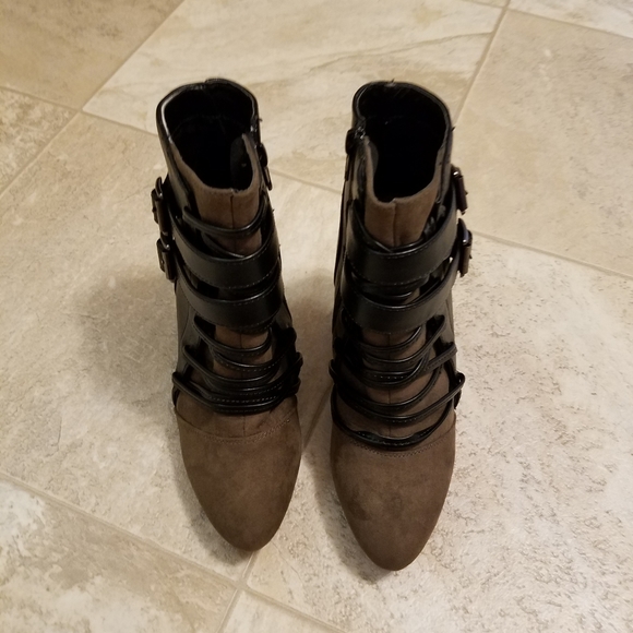 Qupid killer corset buckle ankle booties - Picture 5 of 8